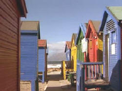 Umkleidehuser am Strand von Muizenberg bei Kapstadt